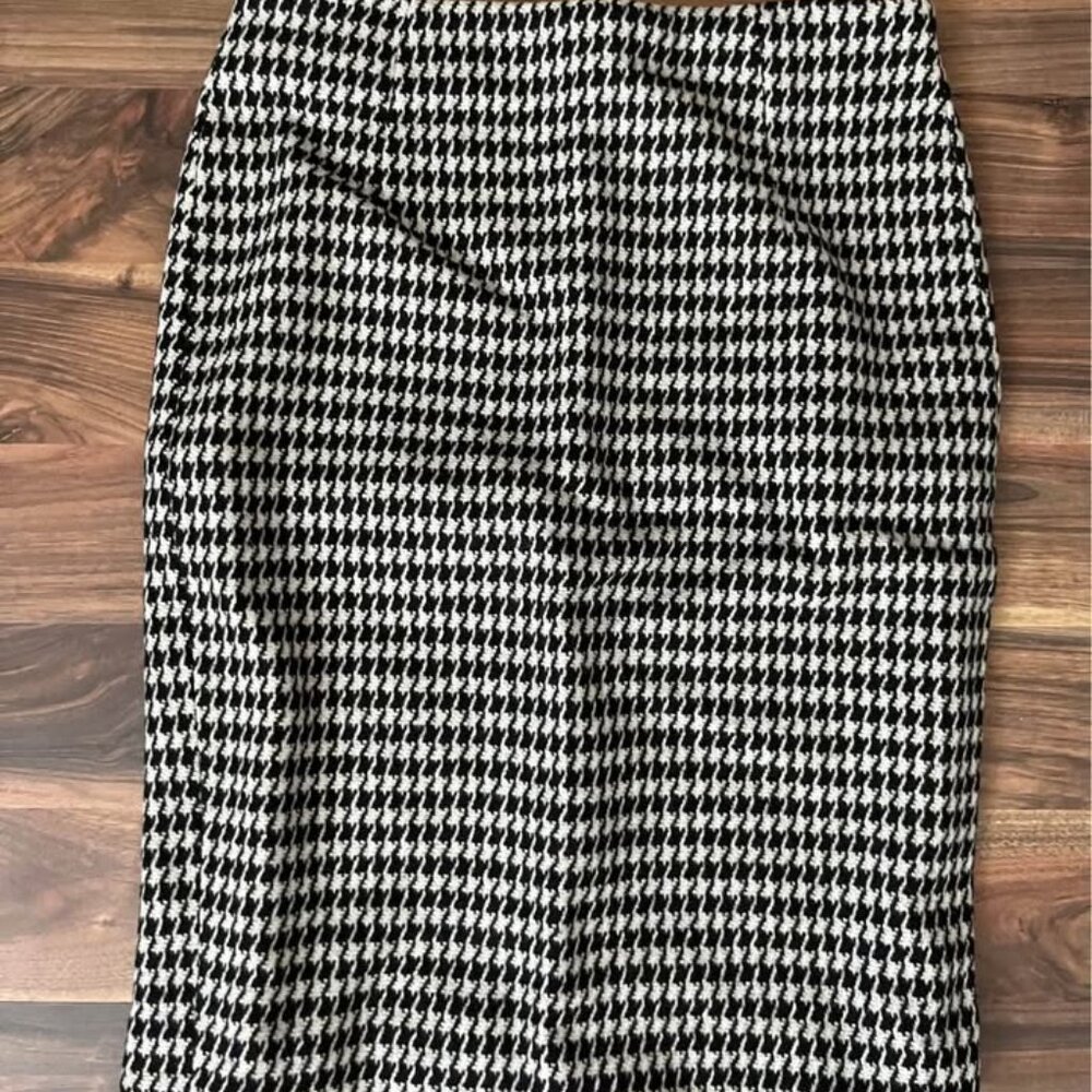 Hugo Boss BOSS houndstooth white and black wool skirt